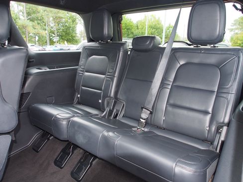 Used 2024 Lincoln Navigator Premiere image 24