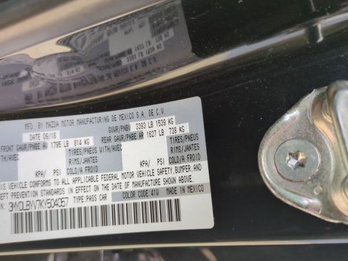 Used 2019 Toyota Yaris XLE image 15