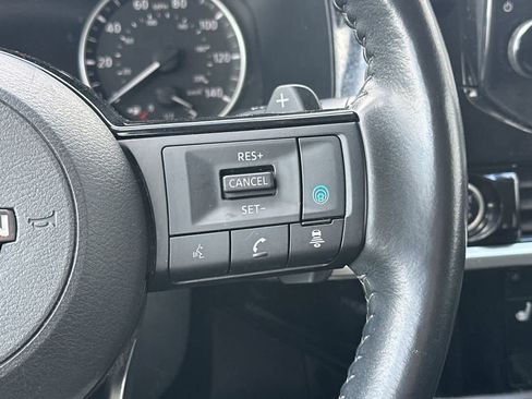 Used 2023 Nissan Pathfinder SL AWD/4WD image 29