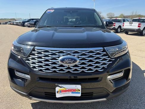 Used 2022 Ford Explorer Platinum w/ Equipment Group 601A AWD/4WD image 2