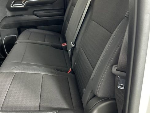 Used 2023 Chevrolet Silverado 1500 LT AWD/4WD image 18
