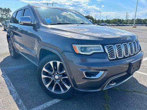 Used 2017 Jeep Grand Cherokee Overland AWD/4WD image 2