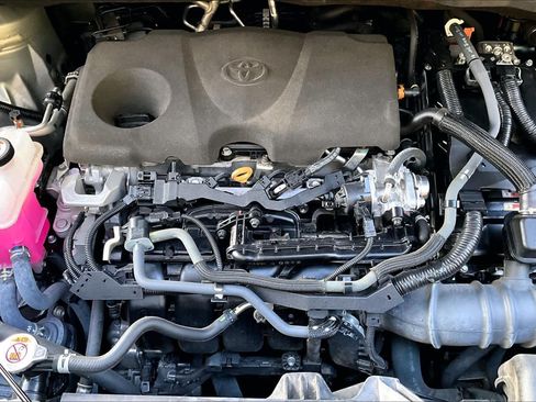Certified 2023 Toyota Sienna XLE FWD image 33