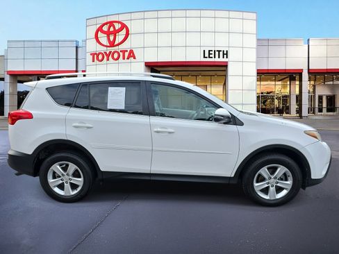 Used 2013 Toyota RAV4 XLE image 4