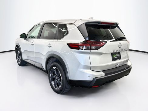 Used 2025 Nissan Rogue SV FWD image 5
