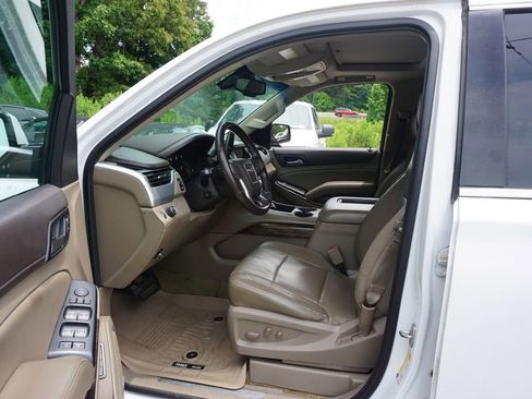 Used 2015 GMC Yukon XL SLT w/ Open Road Package RWD image 2