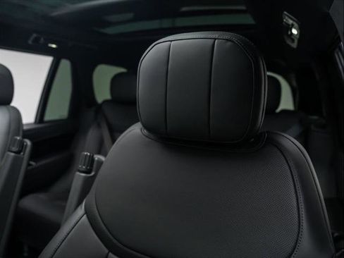 New 2026 Land Rover Range Rover SE image 14