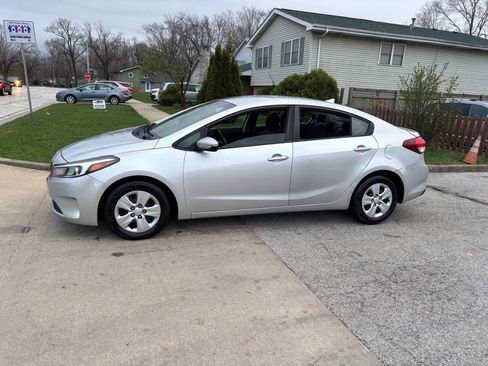 Used 2018 Kia Forte LX w/ LX Rear Camera Package image 16
