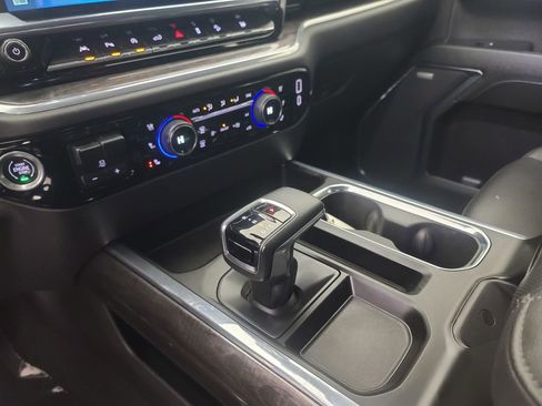 Used 2024 Chevrolet Silverado 1500 LTZ AWD/4WD image 43