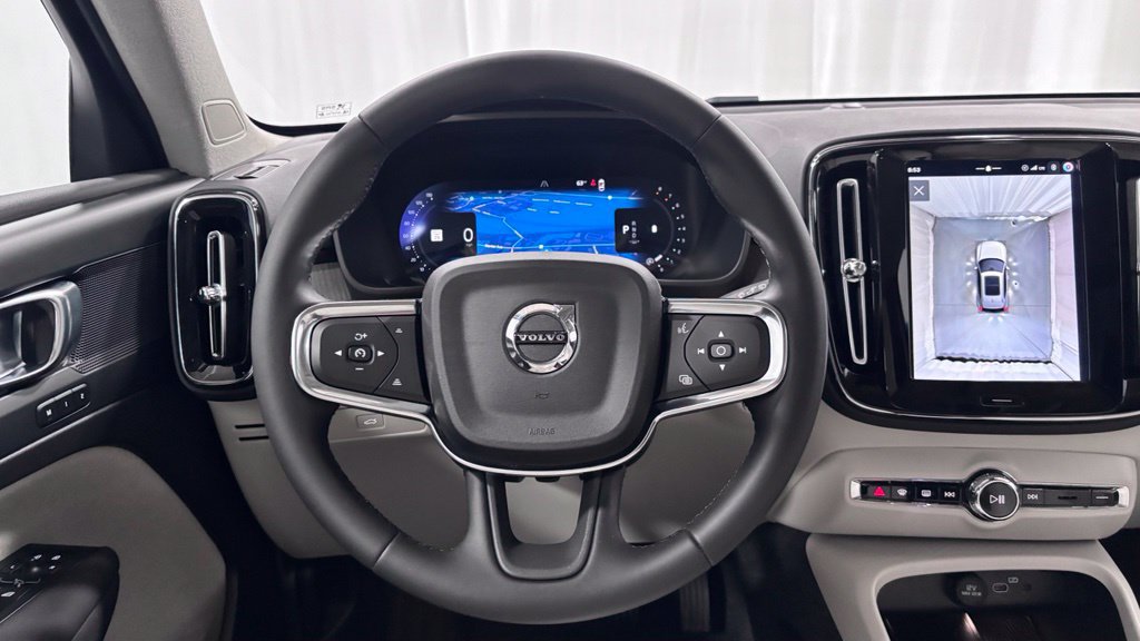 Certified 2026 Volvo XC40 B5 Plus AWD/4WD image 13