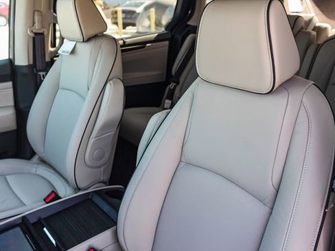 New 2026 Honda Odyssey Touring image 30