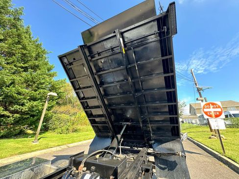 Used 2022 GMC Sierra 3500 Pro w/ Convenience Package AWD/4WD image 16