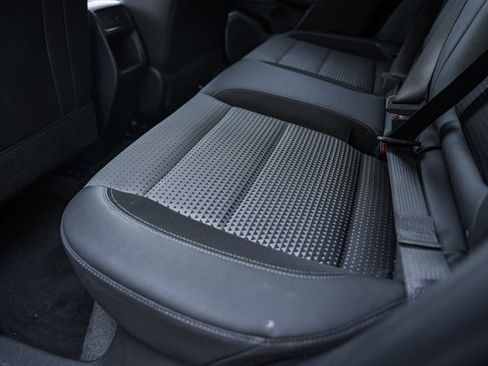 Used 2025 Chevrolet Trax LT w/ LT Convenience Package image 28