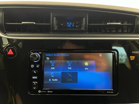 Used 2018 Toyota Corolla iM image 19