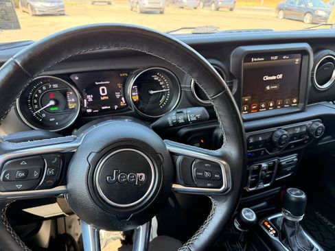 Used 2023 Jeep Wrangler Sahara w/ Cold Weather Group image 31