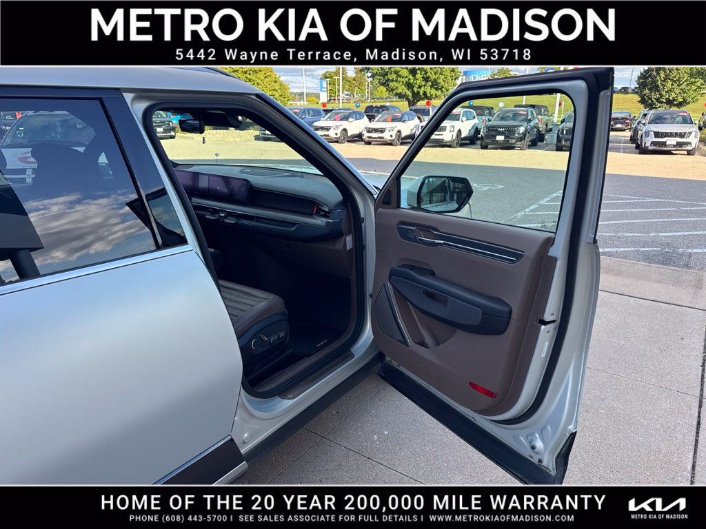Used 2024 Kia EV9 Land AWD/4WD image 54