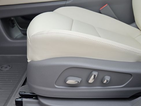 New 2026 Cadillac XT5 Premium Luxury w/ Driver Assist Package image 17