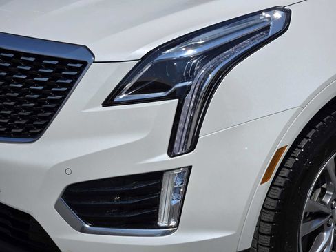 Certified 2021 Cadillac XT5 Premium Luxury w/ LPO, Floor Liner Package FWD image 9