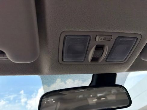 Used 2025 Hyundai Venue SEL FWD image 53