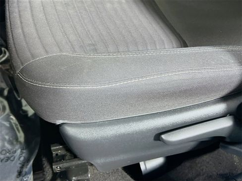 Certified 2015 Toyota Yaris SE image 16