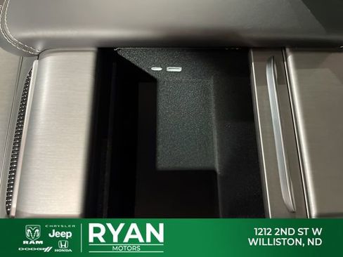 New 2026 Jeep Grand Wagoneer L Limited AWD/4WD image 40
