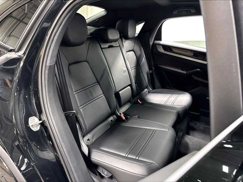 New 2026 Porsche Cayenne Coupe AWD/4WD image 30