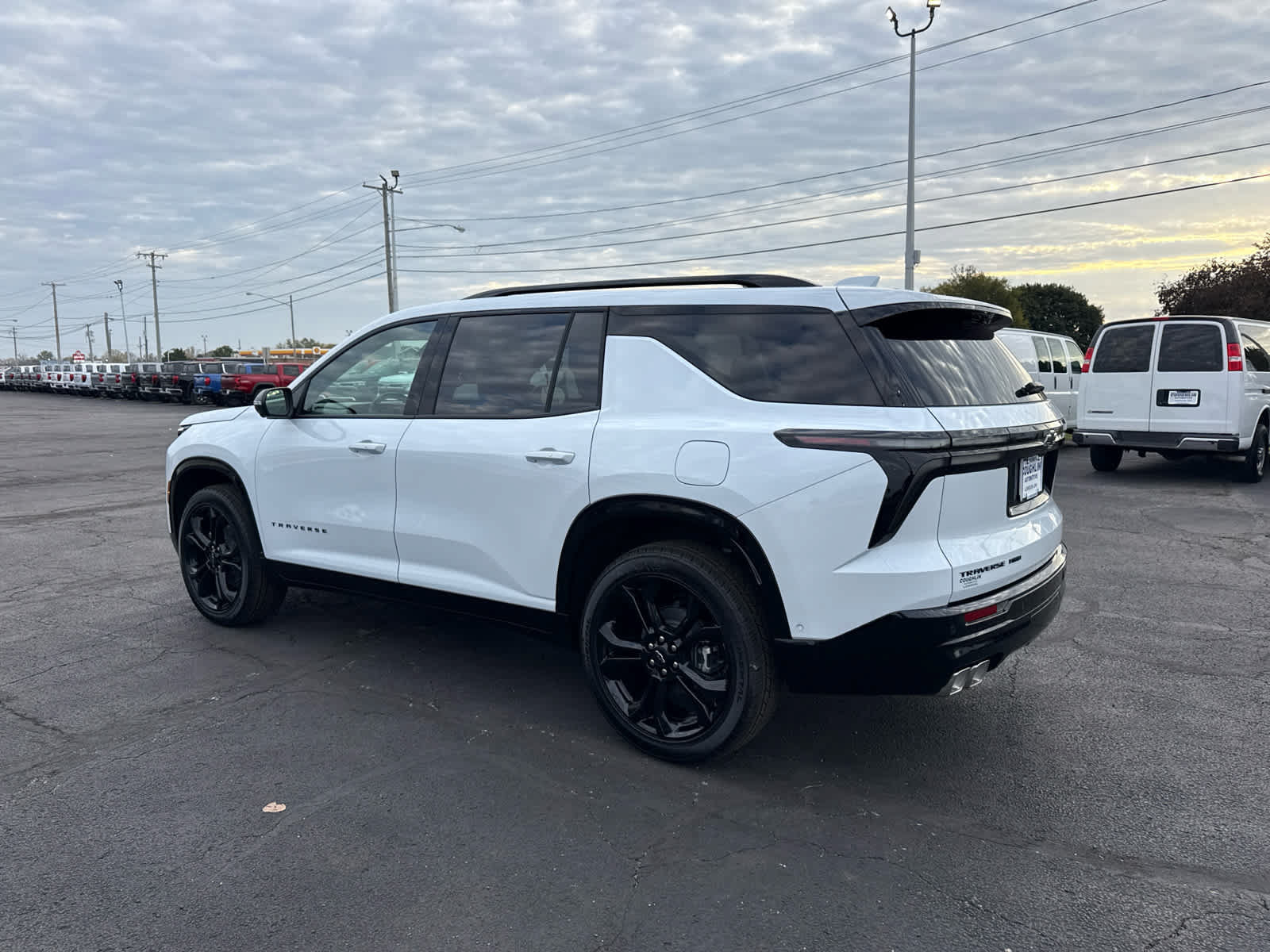 New 2027 Chevrolet Traverse RS w/ LPO, Floor Liner Package AWD/4WD image 3