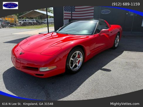Used 2004 Chevrolet Corvette Coupe RWD image 1