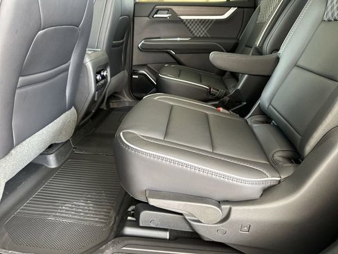 New 2026 GMC Acadia Denali w/ Super Cruise Package FWD image 32