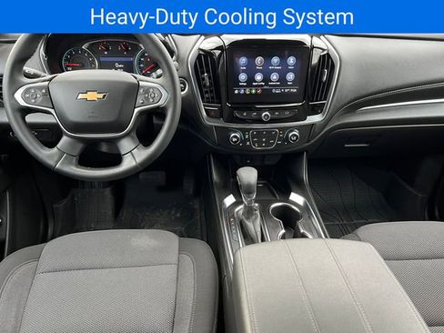 Used 2023 Chevrolet Traverse LT image 3