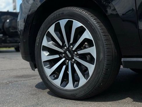 Used 2022 Lincoln Navigator Reserve image 54