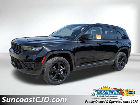 Certified 2023 Jeep Grand Cherokee Altitude RWD image 1