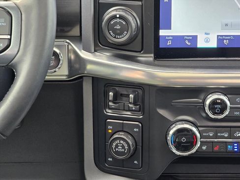 Used 2023 Ford F150 Lariat w/ Trailer Tow Package image 17