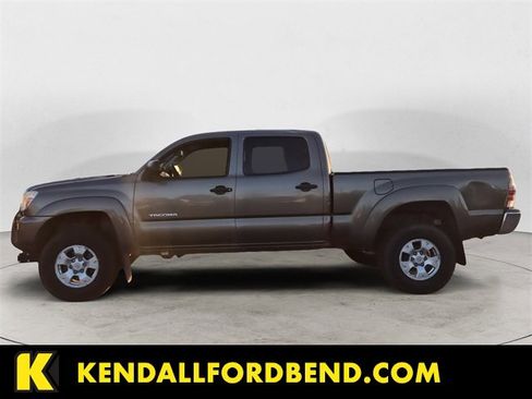 Used 2014 Toyota Tacoma 4x4 Double Cab image 2