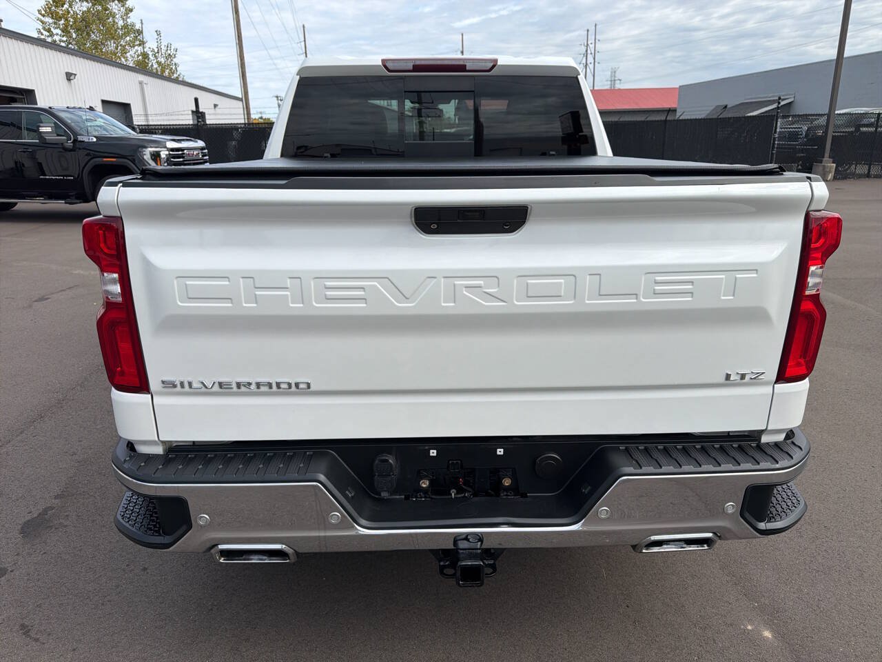 Used 2019 Chevrolet Silverado 1500 LTZ AWD/4WD image 8