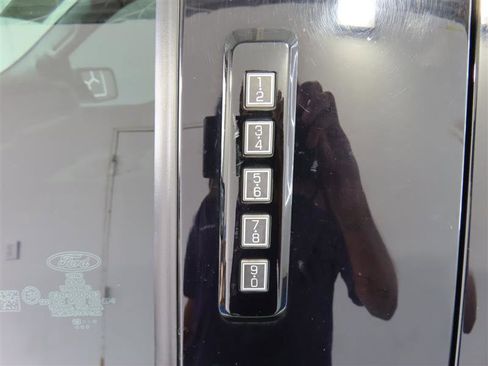 Used 2022 Ford F150 Lariat w/ Equipment Group 501A Mid image 7