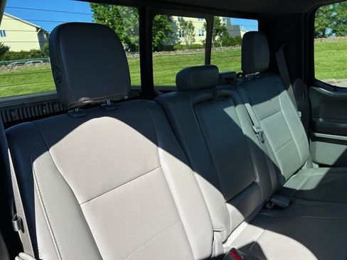 Used 2016 Ford F150 Lariat w/ Equipment Group 502A Luxury AWD/4WD image 34
