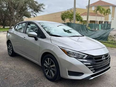 Used 2025 Nissan Versa SV image 2