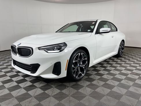 Used 2025 BMW 230i xDrive Coupe w/ Convenience Package image 13