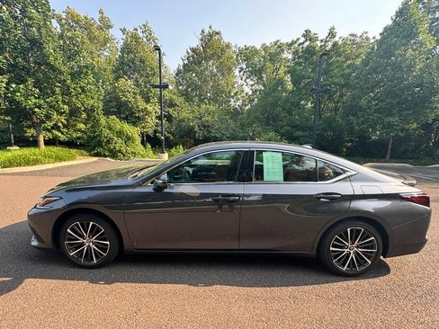 Used 2025 Lexus ES 350 w/ Premium Package FWD image 8