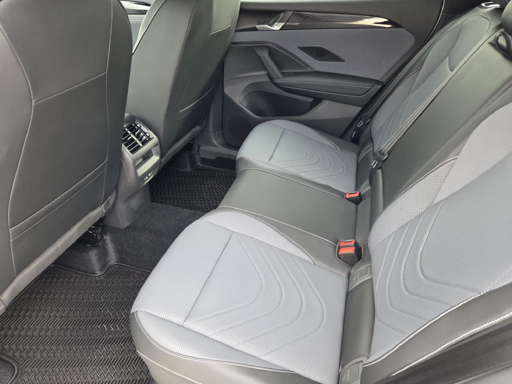 New 2026 Volkswagen Tiguan SE R-Line FWD image 24