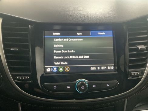 Used 2019 Chevrolet Trax LT w/ LT Convenience Package AWD/4WD image 28