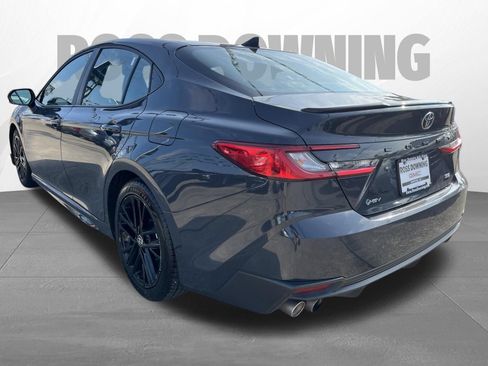 Used 2025 Toyota Camry SE FWD image 6