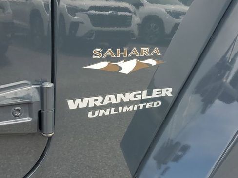 Certified 2017 Jeep Wrangler Unlimited Sahara w/ Connectivity Group AWD/4WD image 7
