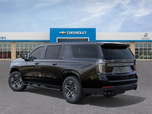 New 2026 Chevrolet Suburban Z71 image 3