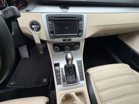 Used 2012 Volkswagen CC Sport image 25