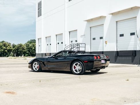 Used 2001 Chevrolet Corvette Convertible w/ Preferred Equipment Group2 RWD image 38