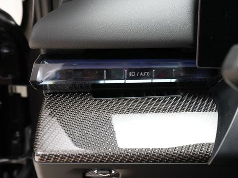 Used 2025 BMW M5 w/ Executive Package image 35