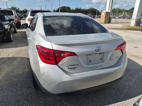 Used 2019 Toyota Corolla SE FWD image 4