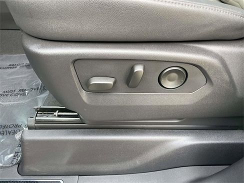 Used 2024 Chevrolet Silverado 1500 ZR2 w/ Technology Package image 11